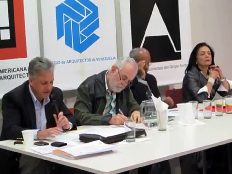 Alvaro Sucre en el Foro: Política de Viviendas vs Viviendas Políticas (parte1d2)