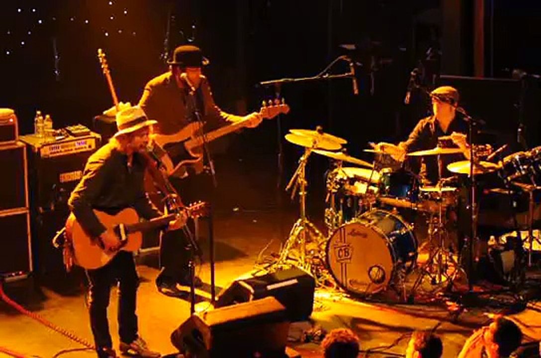 Donavon Frankenreiter- Call Me Papa pt.2 (Webster Hall- Wed 12/1/10)