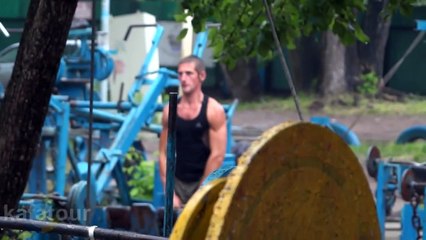 Реальная качалка в Киеве / bodybuilding on rain - Ukraine 2014