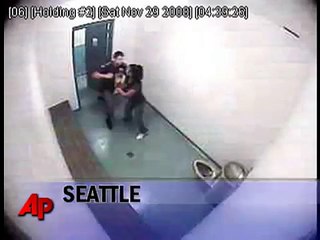 coward police abuse!!!!!!!!!! full grown man beat little girl!!!