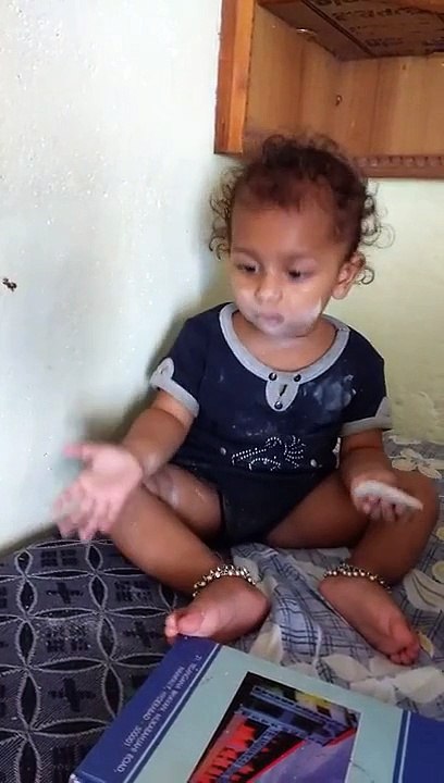 Parnita Little baby - make up her self