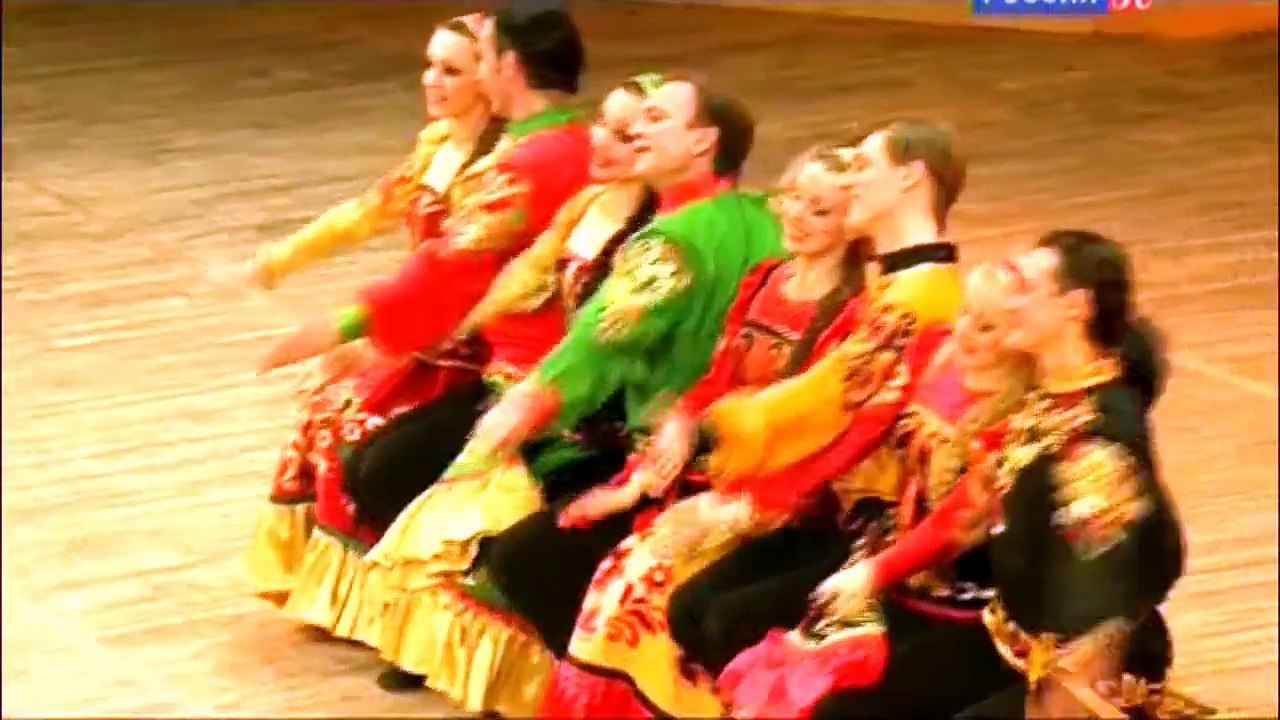 Russian Folk Country Music Dance "Hohlomskaya skameyka" Ensemble "Berezka" Russia Amazing MUST SEE!