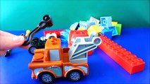 Disney Pixar Cars 2 Lego Duplo Llightning McQueen Mater Race Petrol Pump
