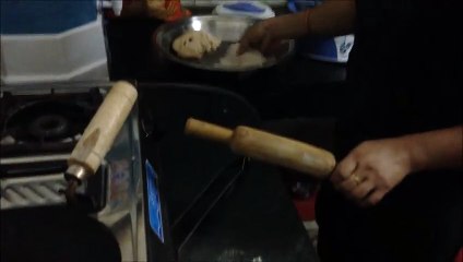 How to make Indian Roti (Chapati)