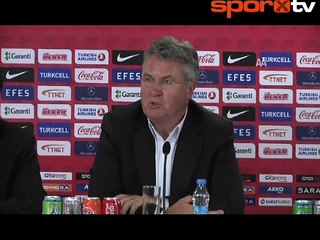 Guus Hiddink: "Ülkenin onuru için oynamalılar"