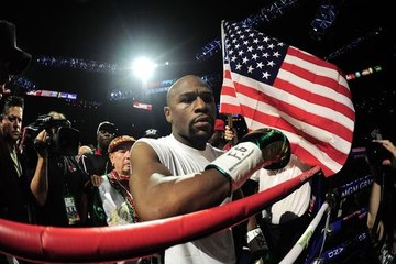 Floyd Mayweather easily handles overmatched Andre Berto