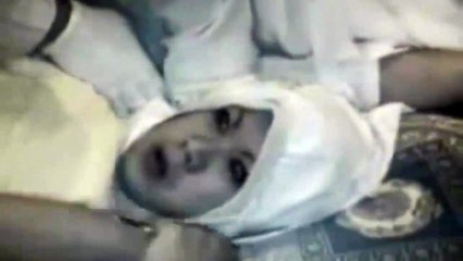 jinn ghost in a girl,watch she is coocupied by a jin a molvi is trying to overco