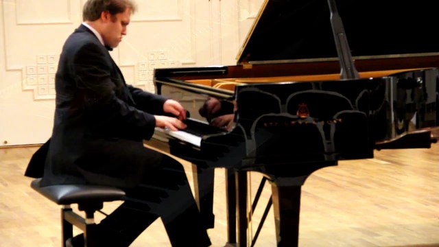 Alexey Chernov plays Rachmaninov - Prelude in G, Op. 32 no. 5