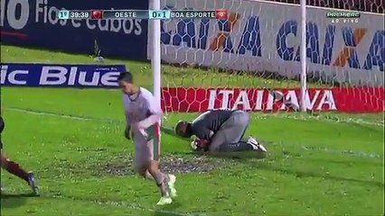 Brésil: un match se joue sur un terrain gorgé d'eau