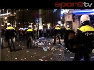Hollanda karıştı! | Ajax ile Celtic taraftarları birbirine girdi...