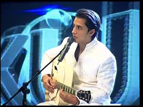 Mujhe Tum Nazar Sai - Ali Zafar, tribute to Mehdi Hassan at LSA