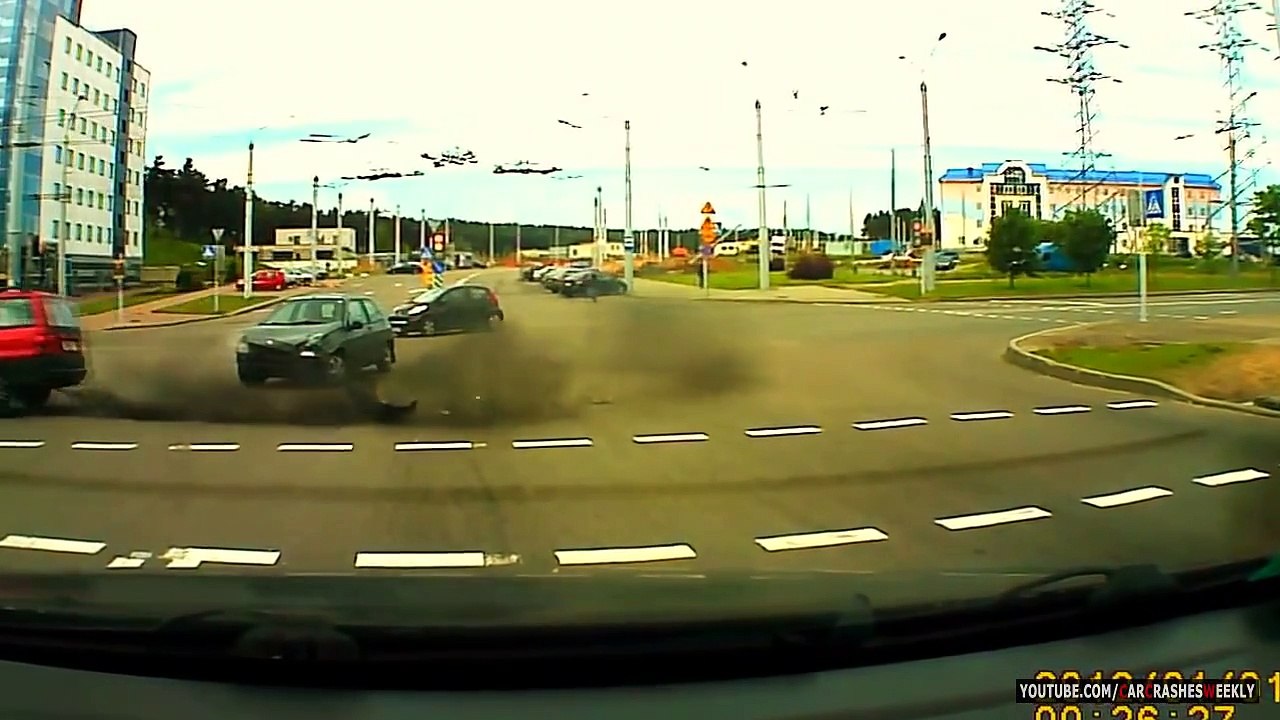 Car Crash Compilation 2015 May - Accidents caught on camera #58