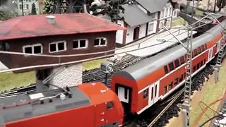 BR146 der DB / DCC E-Lok Roco mit Uhlenbrock Sound & Doppelstockzug Nahverkehr