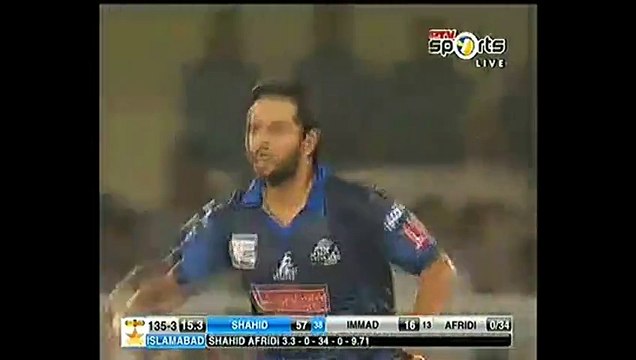 Amazing Catch BY Shahid Afridi On His Own Bowling in Hair T20 Cup 2015 Must Watch:-