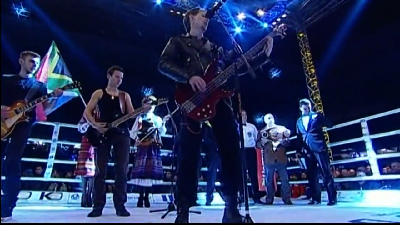 Выход на ринг! Александр УСИК. Тінь Сонця - Їхали Козаки. Арена-Львов 2014