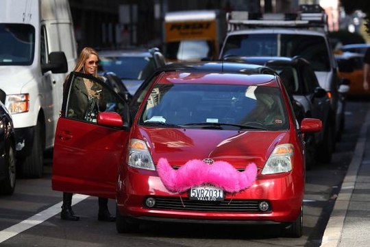 FCC slaps Lyft with citation for calling and texting customers