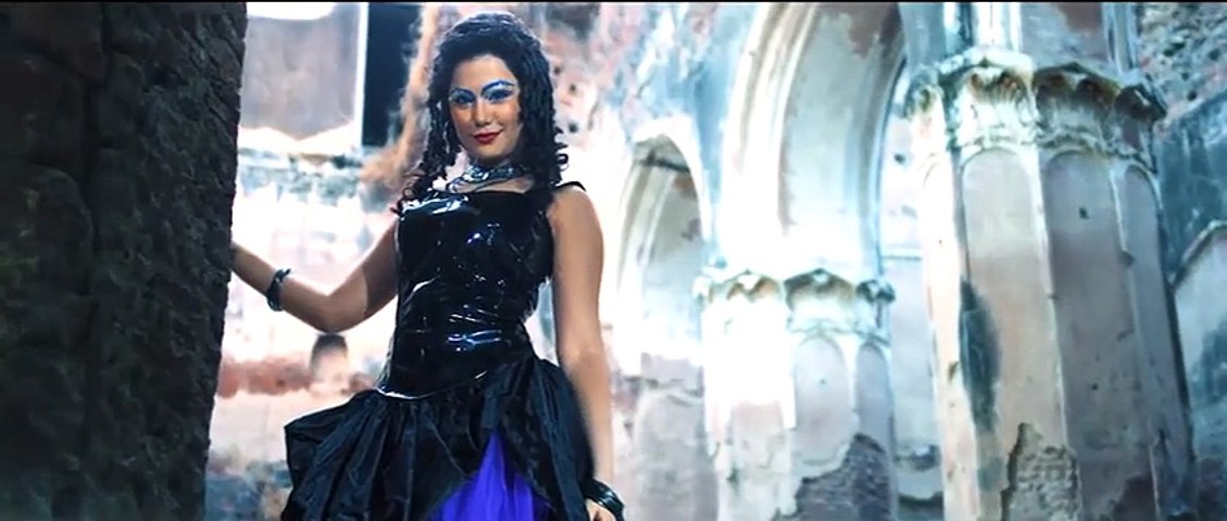 Hamqadam by Shrey Singhal - Official Videeo 2015
