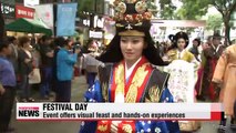Tourists and residents enjoy traditional culture at festival in Seoul