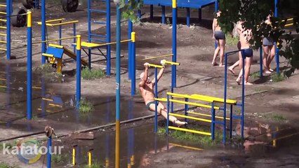 Старая школа - Old Great Grandpa can lift more than you