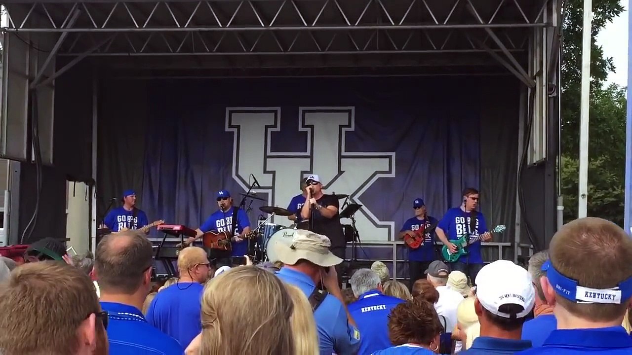 Matthew-Mitchell-singing-Since-U-Been-Gone-at
