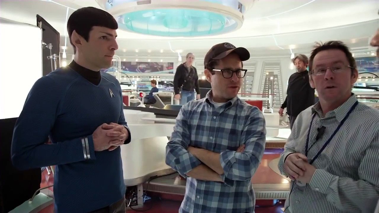 STAR TREK INTO DARKNESS Dvd & Blu-Ray Bonus "Cumberbatch's on fire !"