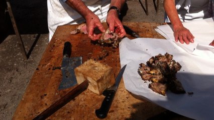 Foire de Lessay : dans l'allée des rôtisseurs