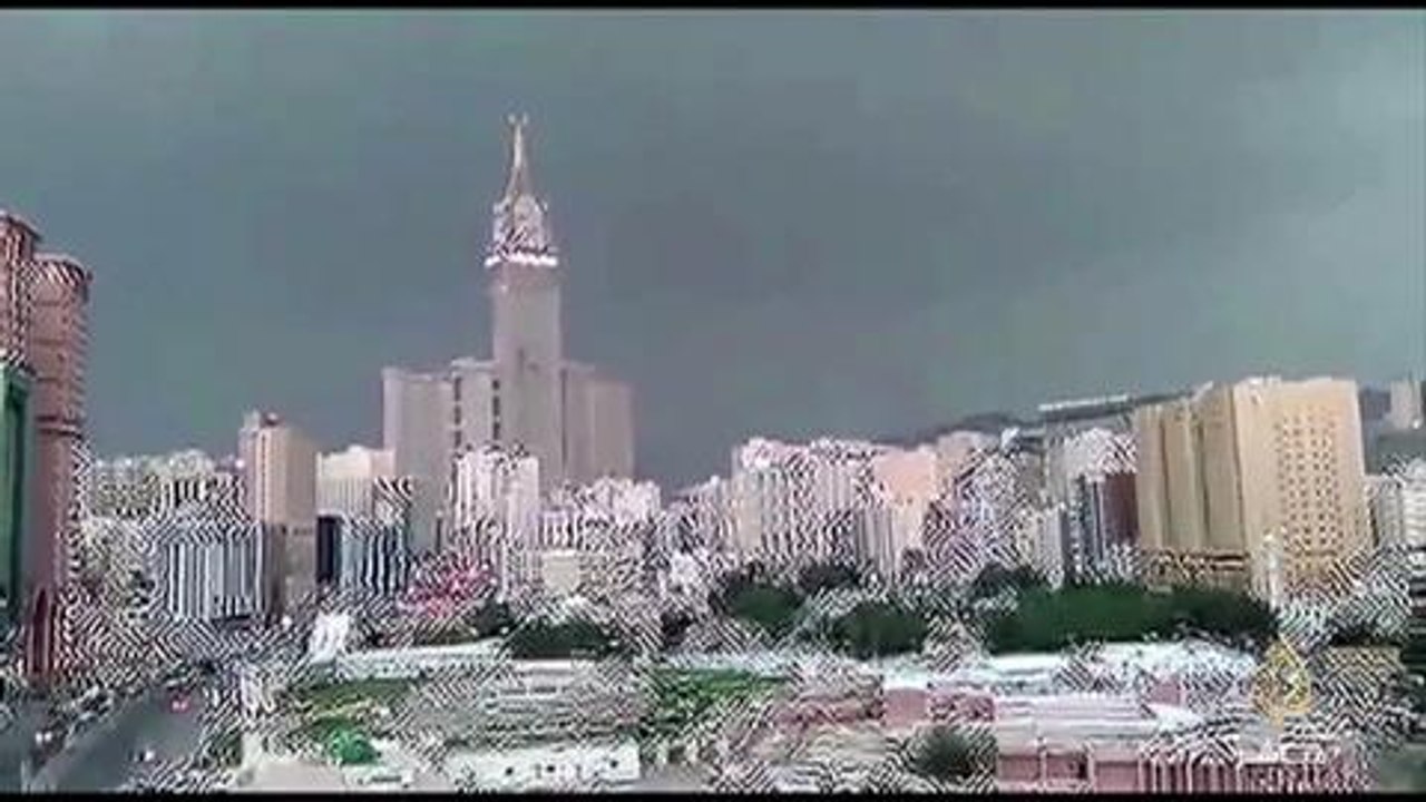 صور خاصة للجزيرة مباشر تظهر البرق والرعد في سما...