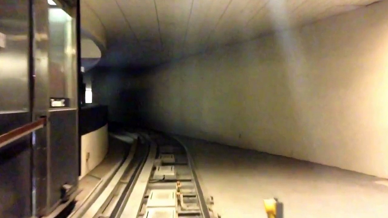 Inter-Terminal-Train:-Terminals-D--E-to-Marr