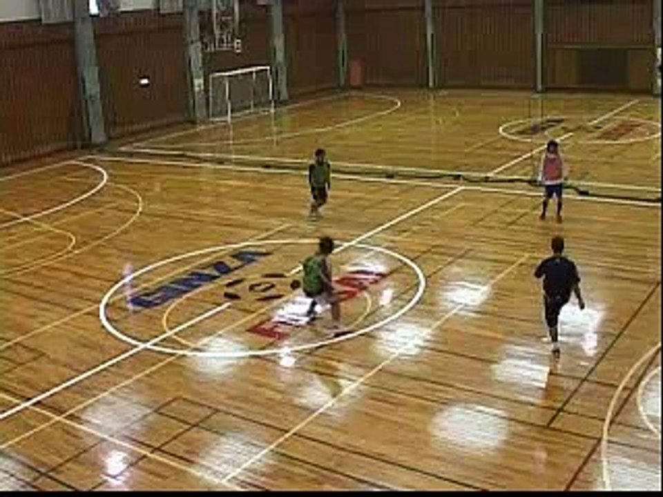 【サッカー/フットサル】攻撃(戦術) パラレラ DFの前を通るパラレラ、ジアゴナール 右サイドへのパス