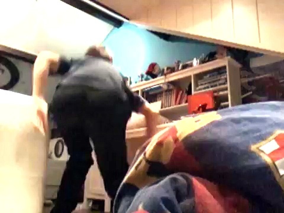 Team smikkelbeer VS team loser met Ariana grande