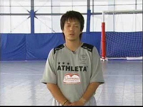 【サッカー/フットサル】軸足浮かし抜き