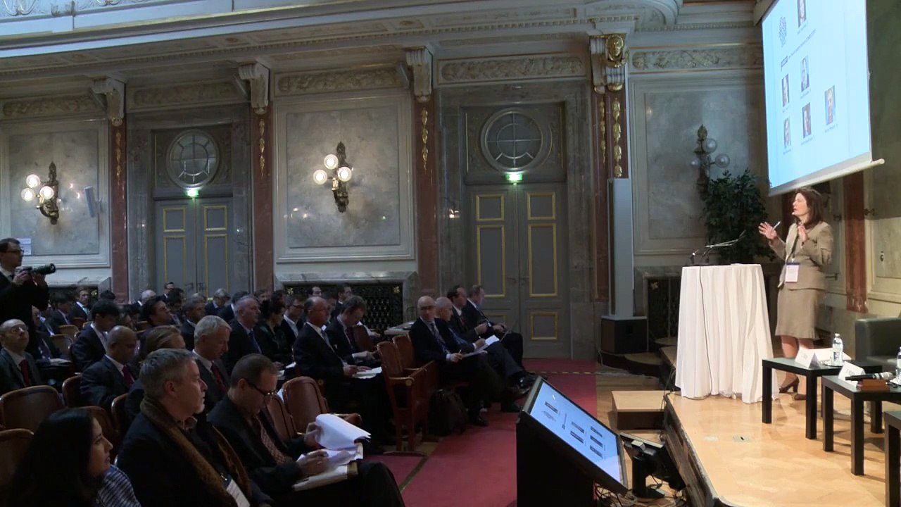 Day II PLENARY V: Julia Kirby about "How Should Leaders Embrace Complexity?