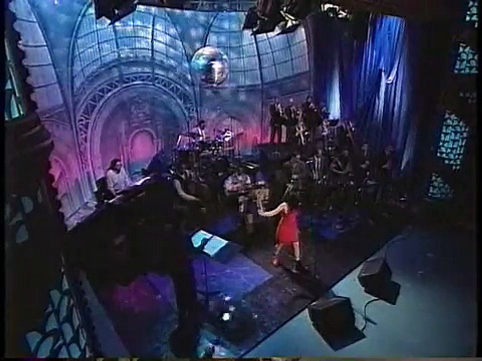 Bjork - It's Oh So Quiet 1995-11-02 Leno