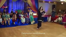 Desi Panjabi Girl Amazing Mehndi Dance