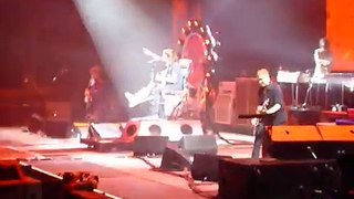 Foo Fighters - All My Life (Opening) Vancouver, BC Rogers Arena Sept 11, 2015