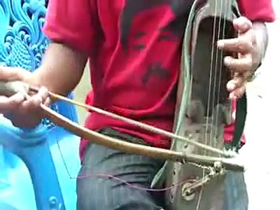 Sarangi bajaudai gaine dai aayo