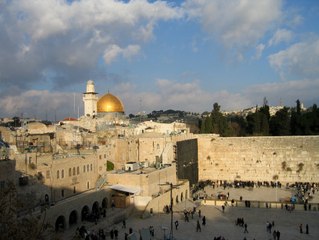 Clashes break out on Temple Mount on eve of Rosh Hashanah