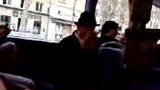 papi fou dans le bus TCL à Lyon l13