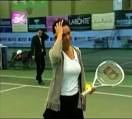 HÜLYA AVŞAR GÜLBEN ERGEN SEVERE INSULTS FROM REMAINING IN THE SHADOW