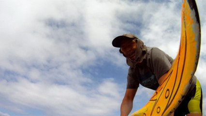 Mar, praia, navegando em mares com garrafas PET de 2 litros, a bordo do SUP, Caiaque, Ubatuba, SP, Brasil