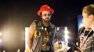 Yelawolf in his interview with Eminem.Pro: Marshall is unique!