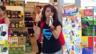 Girl Sings 'I Will Always Love You' Karaoke at Supermarket! UNREAL VOICE!