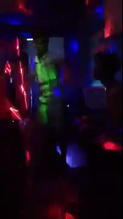 NHẠC SÀN DJ NONSTOP BASS CỰC MẠNH GÁI NHẢY QUẨY TRONG QUÁN BAR