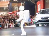 ASIMO no 24º Salão Internacional do Automóvel