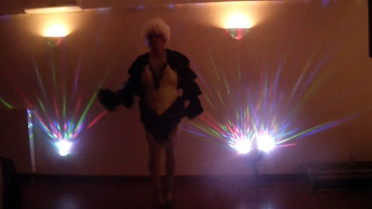 Nein sorg' dich nicht um mich ich liebe das Leben Travestie Show in Oldenburg