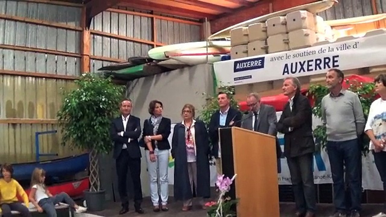 Les discours du cinquantenaire de l'OCKA à Auxerre sur les berges de l'Yonne
