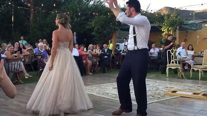 Voici une ouverture de bal complètement magique