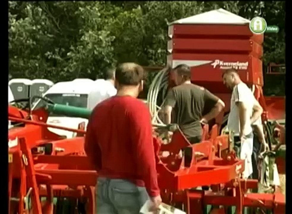 Nagy talajművelő show - Adony