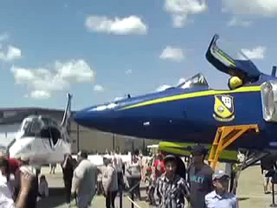 Lockheed Martin F22 Raptor Fighter Flight & Landing Jet Plane US Air Force Aircraft Flying