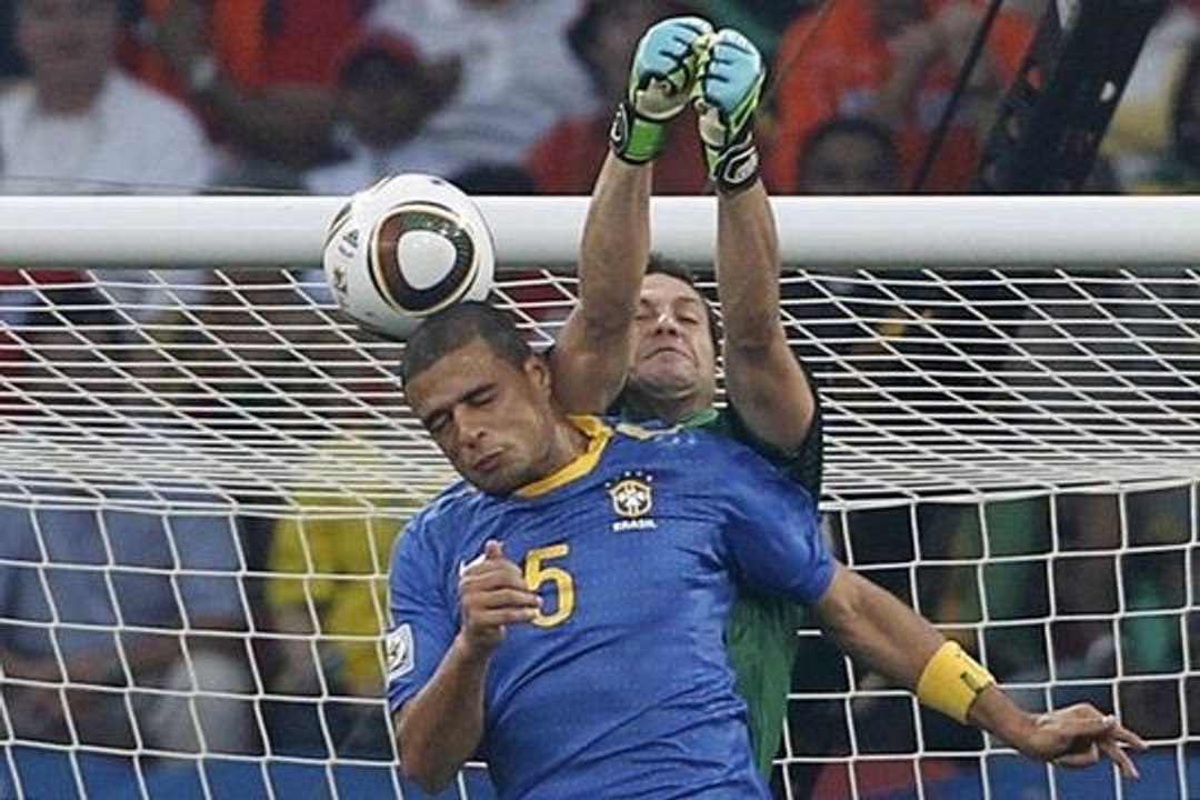 Top 10 Craziest Red Cards in Football History